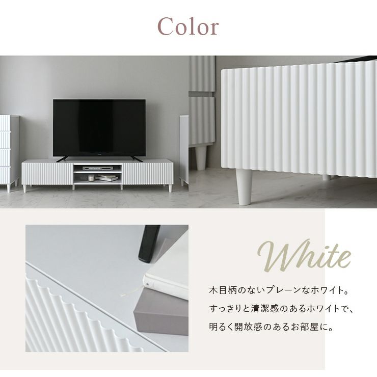  木目柄の無いプレーンなホワイトで明るく清潔感のあるお部屋に